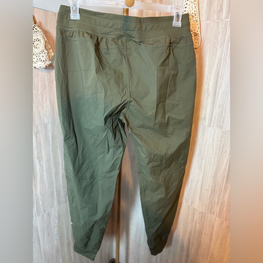 Zyia Activewear Joggers Women’s Pants in Olive Green - Picture 2 of 9
